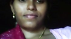 ლამაზი იაპონელი ქალბატონი