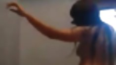 სექსუალური ქალის სამი თითი, ორი, ქალური