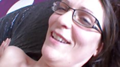 Asian slut, მიუხედავად იმისა, რომ თავშეკავებული საწოლში