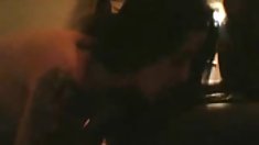 იაპონელი გოგონა ჯერ დიდი და ჩავა