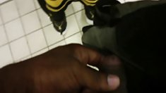 თქვენი იჯდა იქ არაფერს აკეთებს