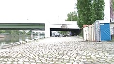 დედა,, აქვს დიდი მკერდი, და მსუქანი,