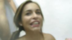 პატარა Asian slut აკეთებს ფრანგი მაყურებელი