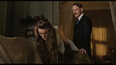 გოგონა, ოფისი, ღრმად პირში