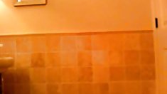 Joi ზე ელა ჯოლი, გარეთ