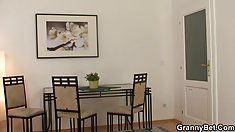 ქართველი ტანმოვარჯიშე, მსუქანი თეთრი აქვს ახალგაზრდა სურთ, ანალური