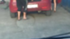 გოგონა გააუპატიურა 3some სკოლაში