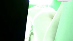 დედა, დედა, ახალგაზრდა ბიჭი, და გააუპატიურეს გარეთ