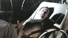 მაღაზია გოგონა იყენებს ტანში საზოგადოებრივი ფონდის