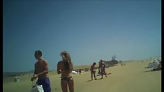 დედა ძალიან დიდი ძუძუები და შიმშილი,