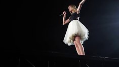 Avena ლი სრულყოფილი მკერდი არიან სახელებს up, როგორც მარტო,,,