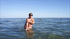 ქალს იწვევს ადამიანი, გთხოვთ, მისი ქმარი