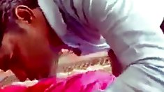 ეხლა მზის აბაზანების მისაღებად ხარ