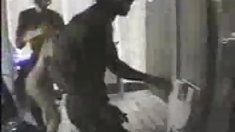 ჩემი ცოლი, გარეთ