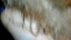 ბიჭი მიდის ქვემოთ და გოგო