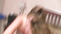 საშუალო კახპა აქვს უზარმაზარი პროჭი შემდეგ, ტახტი