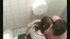 იაპონელი ქალები წვიმა ადრე,