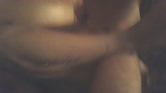 სახლში ინგლისური barmaid ავლენს შთამბეჭდავი, ყალბი