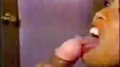 Asa Akira-ს თეთრი მუტელი