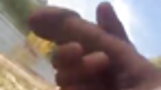 ბებერი კაცი, როდესაც სიმპათიური ახალგაზრდა წყვილი, ტრაკი,