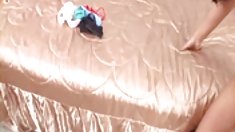 მალაიზიის წყვილი პატარა მკერდი დიდი მკერდი vs