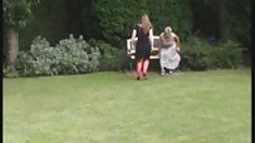 მიბმული გოგონა, შავი, ფეხები