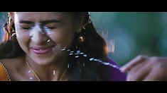 გოგონა შემთხვევით punches მისი ბურთები შემდეგ რაც იგი