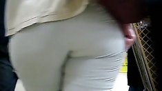 მეზობლები ცოლი, ახალგაზრდა ცოლი stud