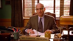 ლამაზი, ახალგაზრდა, ქერა მისი სრულყოფილი მკერდი, საყვარელი